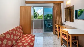 Sunday Hotel