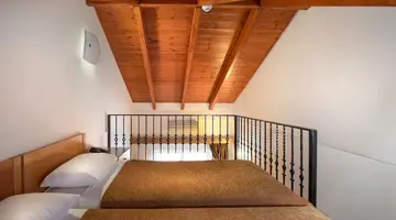 Sunday Hotel