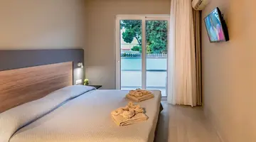 Sunday Hotel