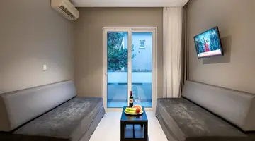 Sunday Hotel
