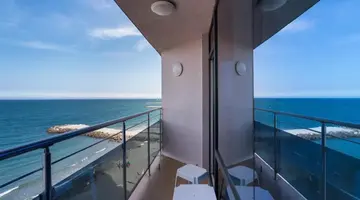 Sunny Bay
