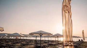 SUNNY BEACH CLUB