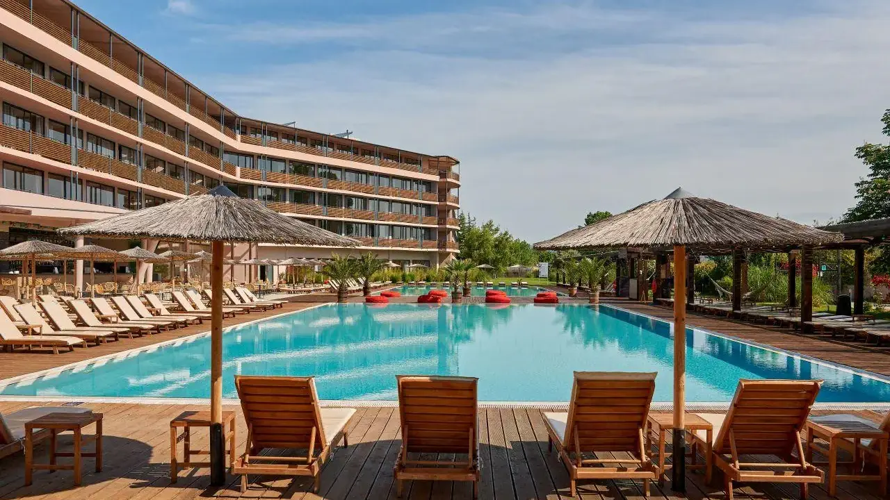 SUNNY BEACH CLUB