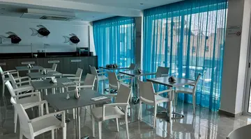 Sunny Blue Hotel