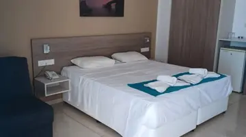 Sunny Blue Hotel