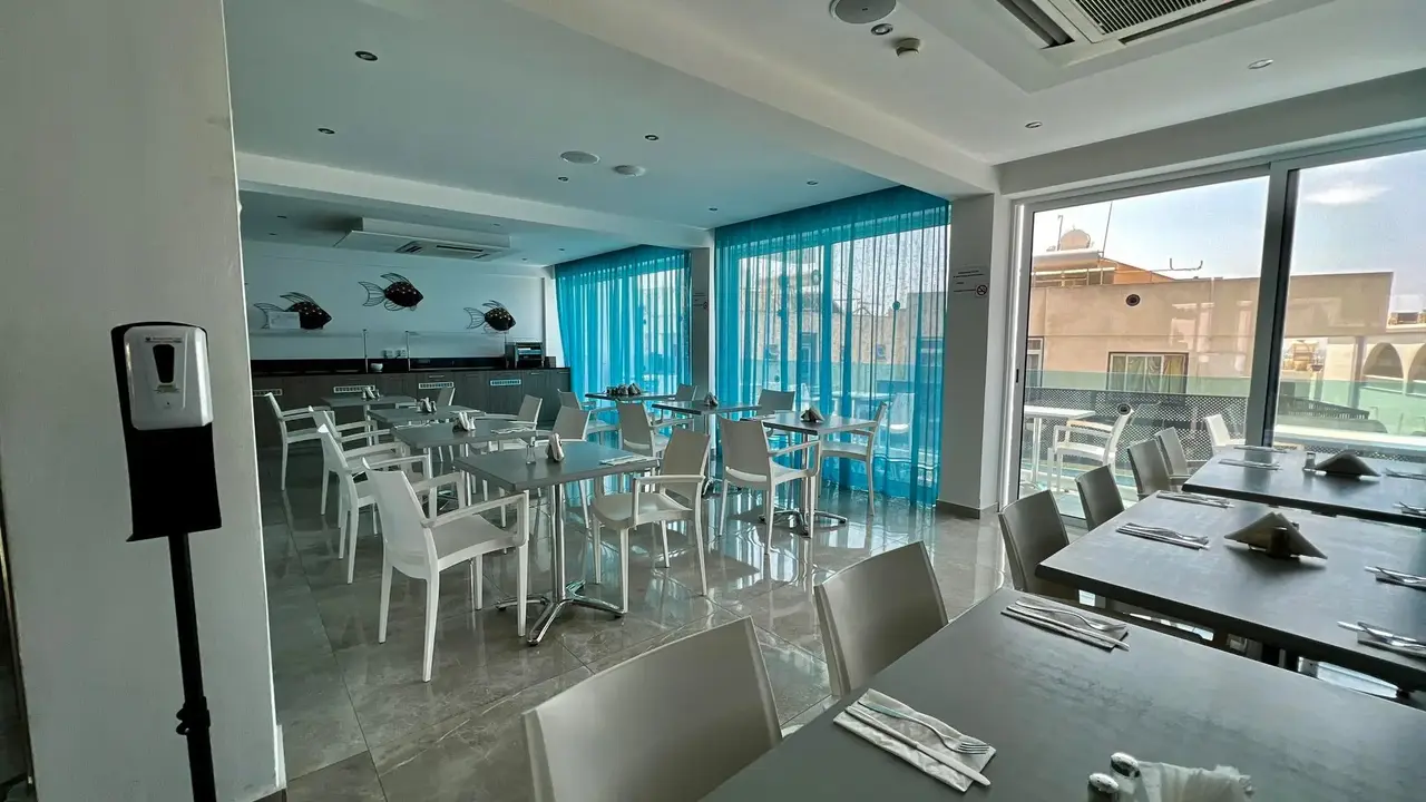 Sunny Blue Hotel