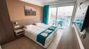 Sunny Blue Hotel