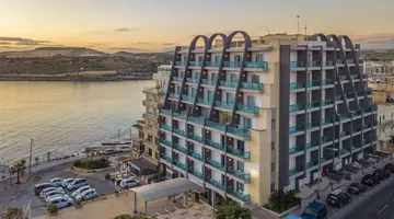 Sunny Coast Resort & Spa