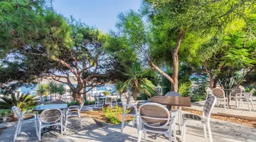 Sunny Coast Resort & Spa