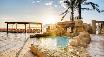 Sunny Coast Resort & Spa