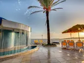 Sunny Coast Resort & Spa