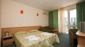 Sunny Day Club Hotel