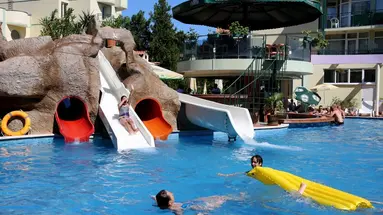 SUNNY DAY CLUB