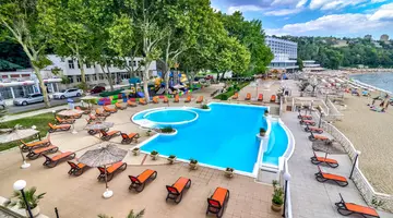 Sunny Day Resort Marina