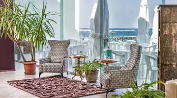 Sunny Day Resort Marina