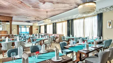 Sunny Day Resort Palace