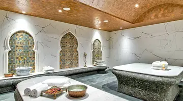 Sunny Day Resort Palace