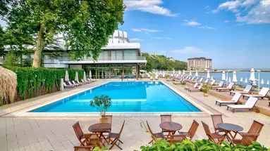 Sunny Day Resort Palace