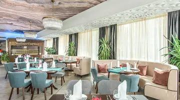 Sunny Day Resort Palace