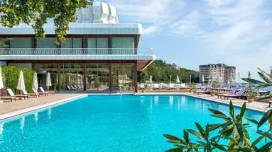 Sunny Day Resort Palace