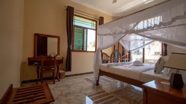 Sunny Palms Beach Bungalows