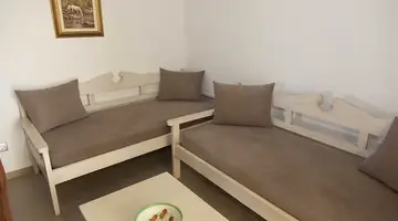Sunny Suites