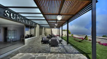 Sunny Villas Resort and Spa