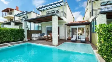Sunny Villas Resort and Spa