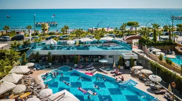 Sunprime C-Lounge Hotel