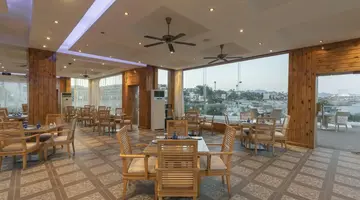 Sunrise Arabian Beach Resort - Grand Select