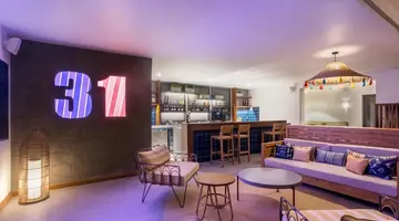 Sunrise Attitude Hotel