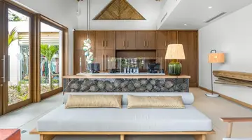 Sunrise Attitude Hotel