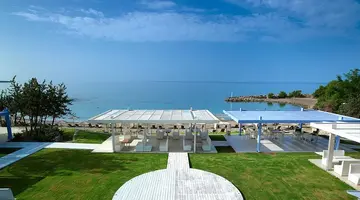 Sunrise Beach Resort