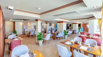 Sunrise Holiday Resort
