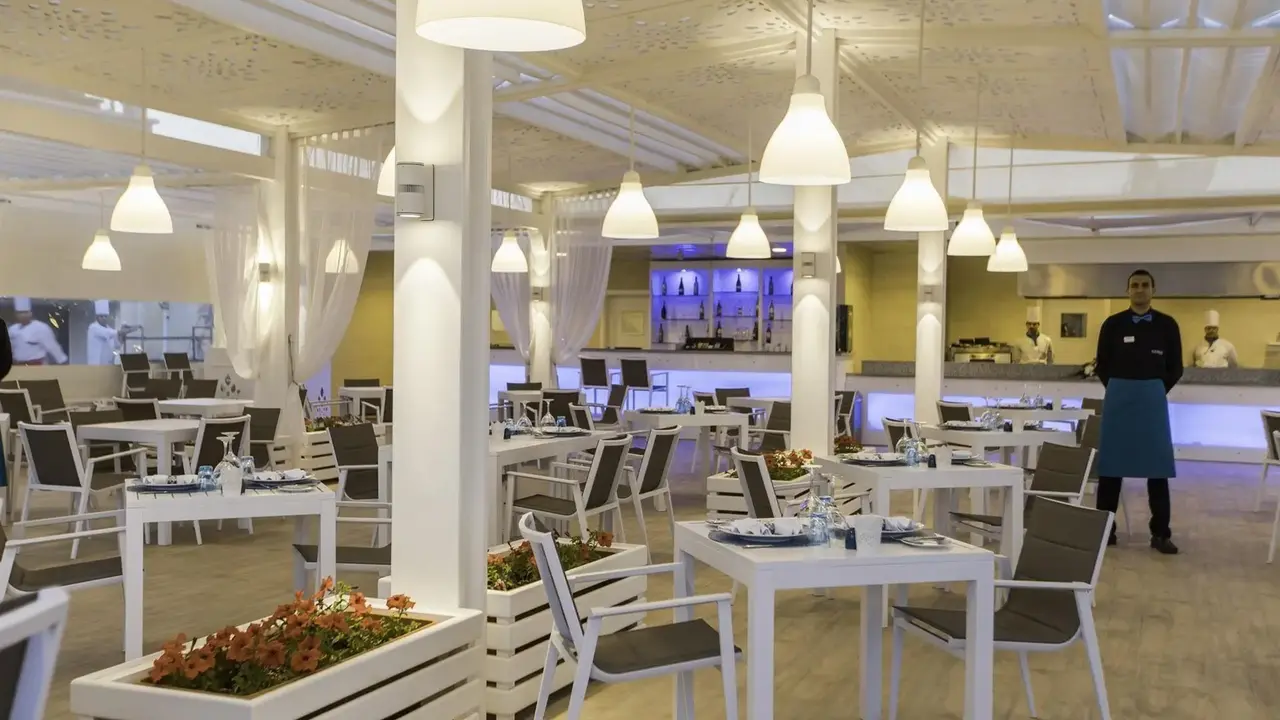 Sunrise Holidays Resort (Adults Only 16+