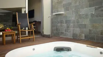 Sunrise Pearl Hotel & Spa