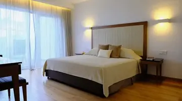 Sunrise Pearl Hotel & Spa