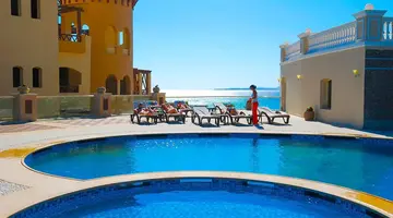 Sunrise Romance Resort ***