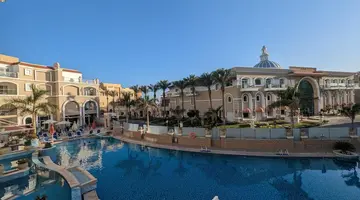 Sunrise Romance Resort ***