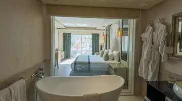 Sunrise Romance Resort ***