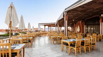 SUNRISE ROYAL MAKADI RESORT