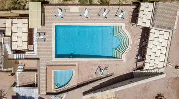 Sunrise Suites