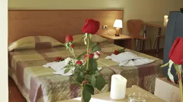 SUNRISE VILLAGE HOTEL