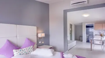 SUNRISE VILLAGE HOTEL