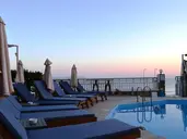 SUNSET BEACH Shotels
