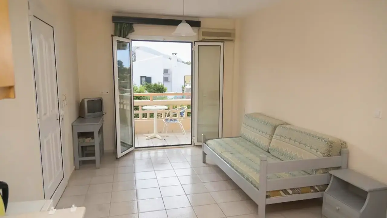 Sunset Studios & Apartments