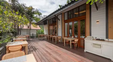 SUNSHINE GARDEN RESORT