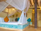 Sunshine Marine Lodge****