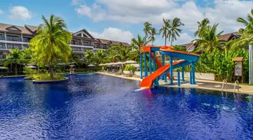 SUNWING KAMALA BEACH