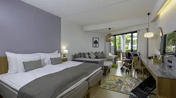 SUNWING KAMALA BEACH